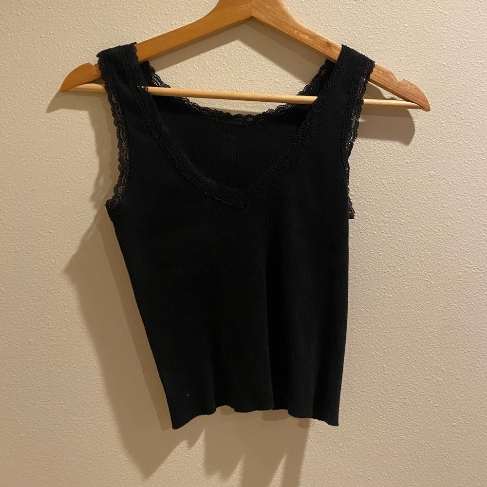 Brandy Melville Lace Trim V-neck Tank Top